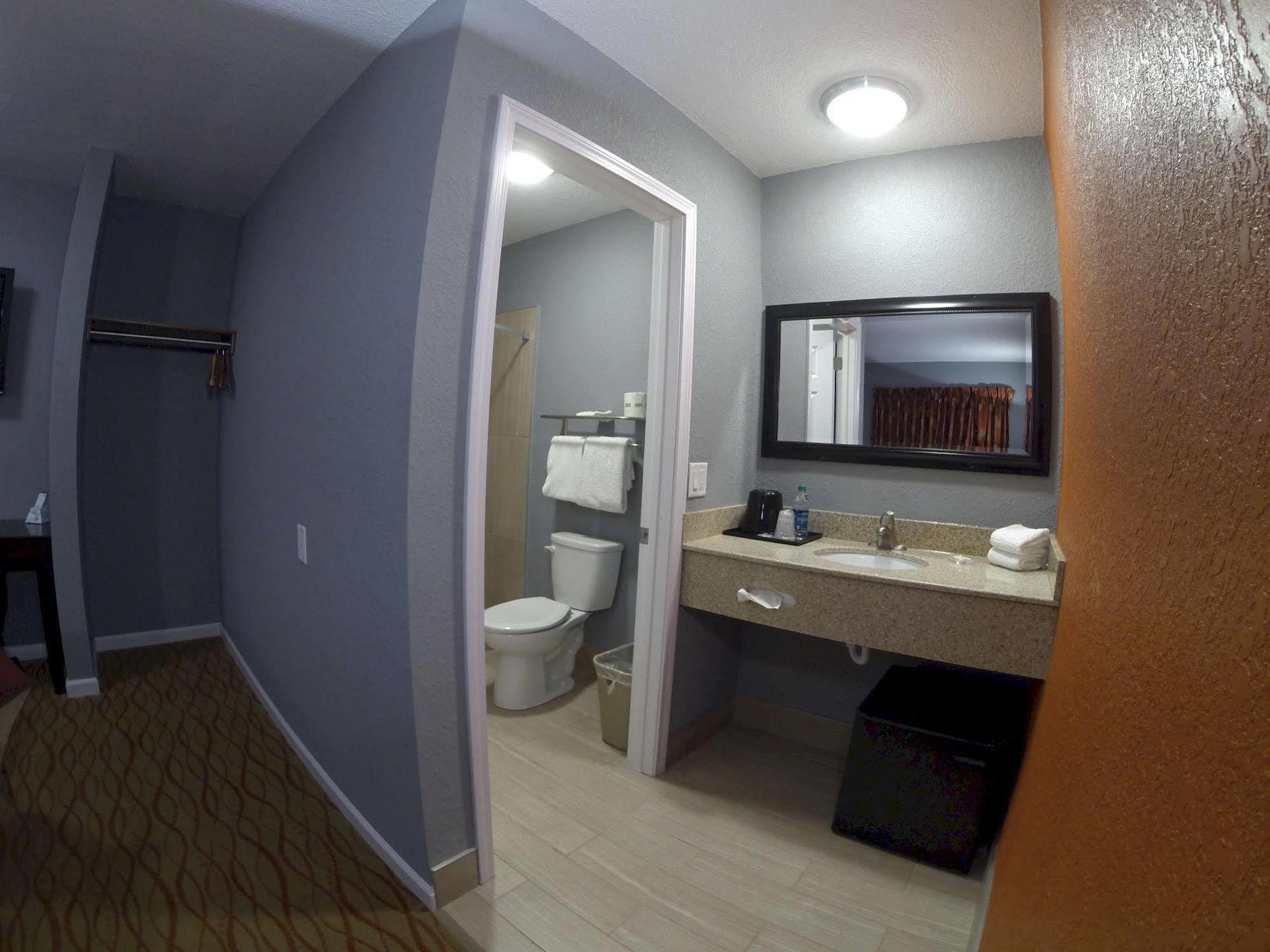 דה מוין Cozy Rest Motel מראה חיצוני תמונה